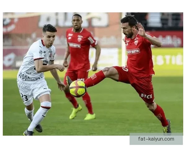 荷甲球迷狂热程度持续上升，赛事氛围备受关注